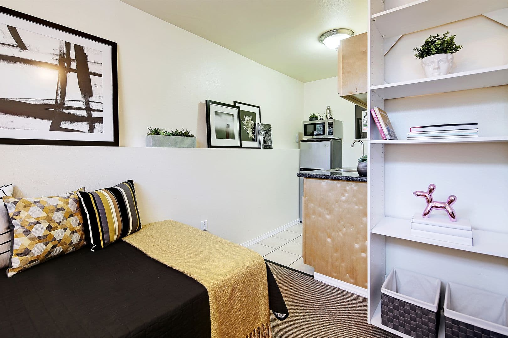 Seattle Apartment: 1305 E Mercer St