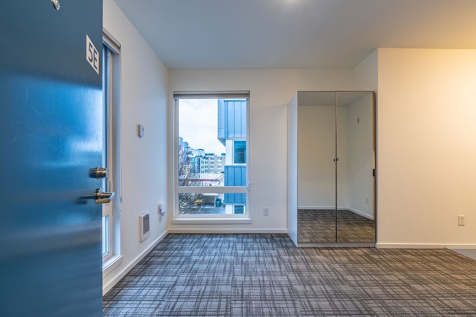 Seattle Apartment: 2418 NW 58th St