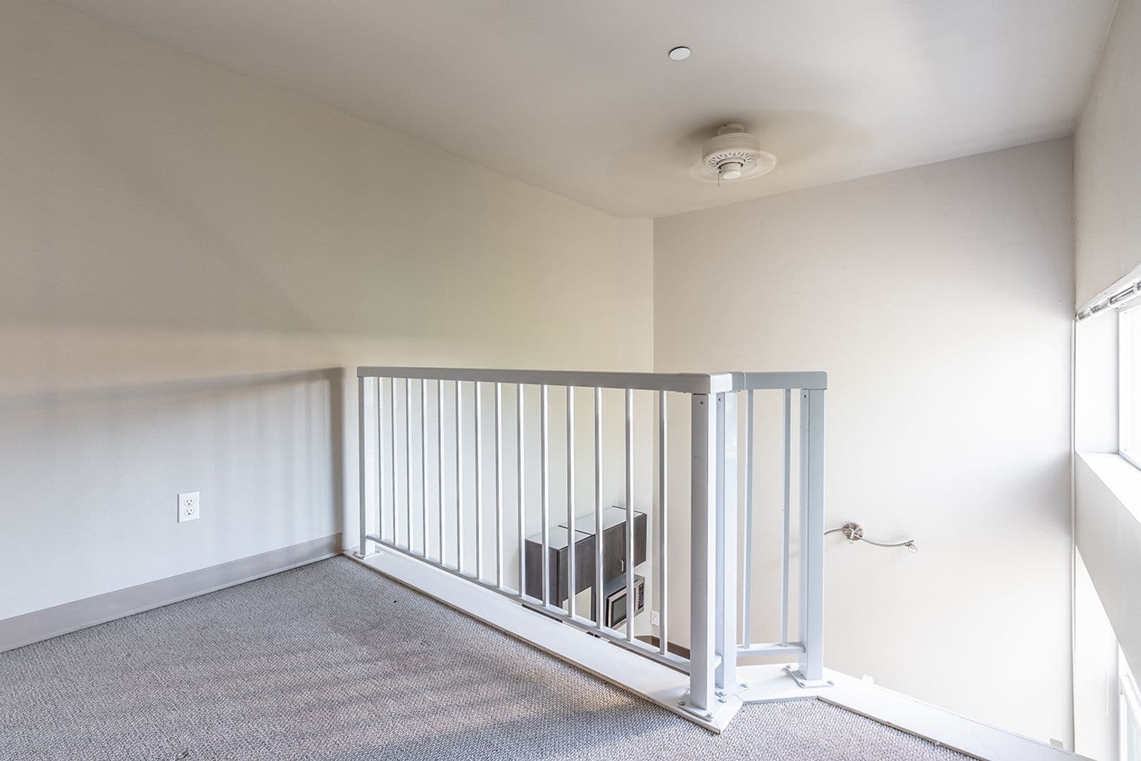 Seattle Apartment: 1715 NW 58th St