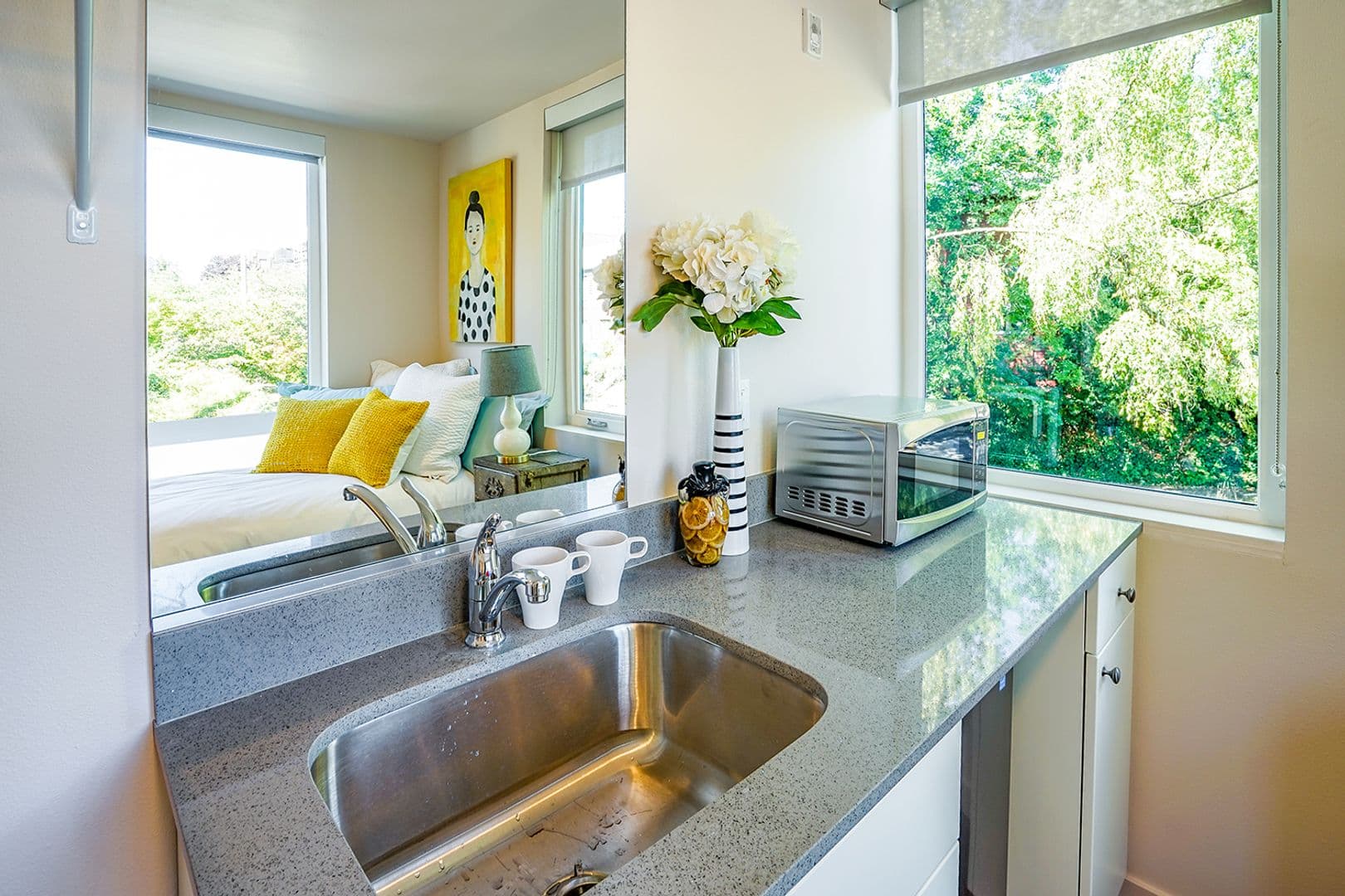 Seattle Apartment: 1519 E Spring St