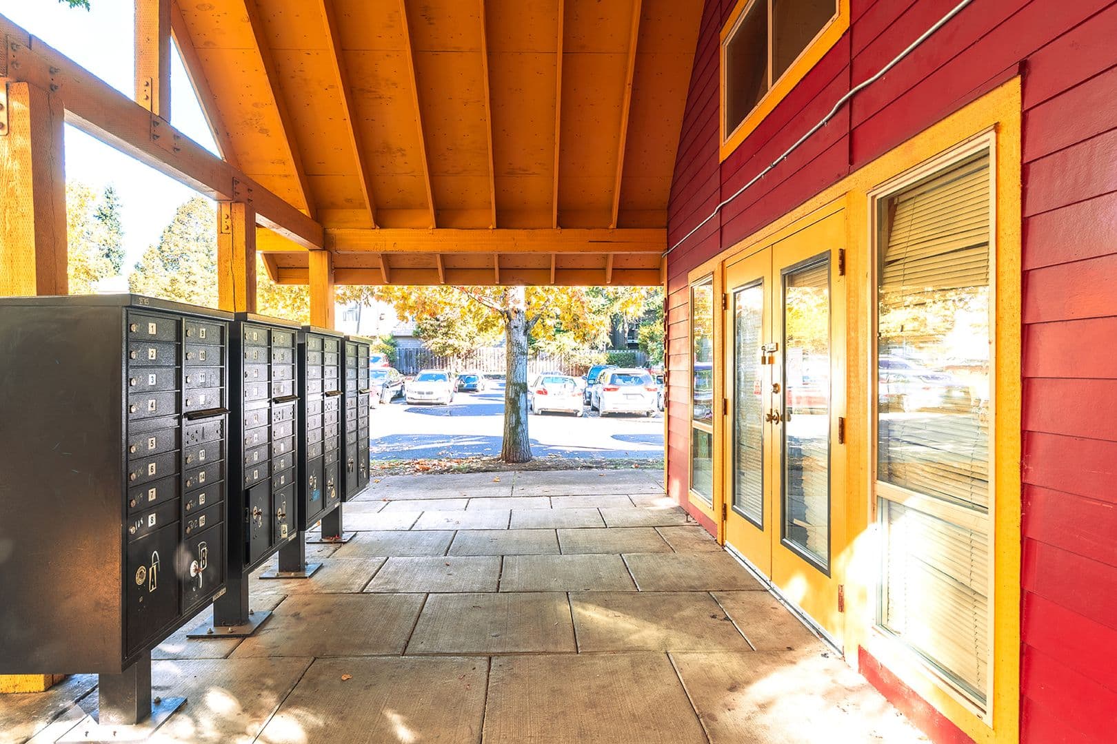 Portland Apartment: 36 NE 147th Ave