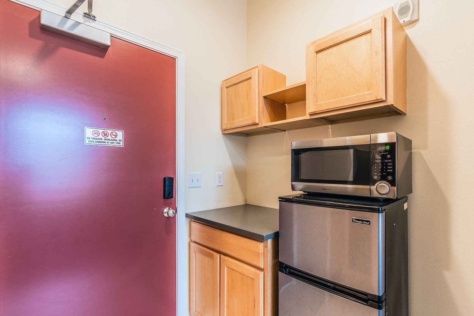 Seattle Apartment: 1728 Summit Ave