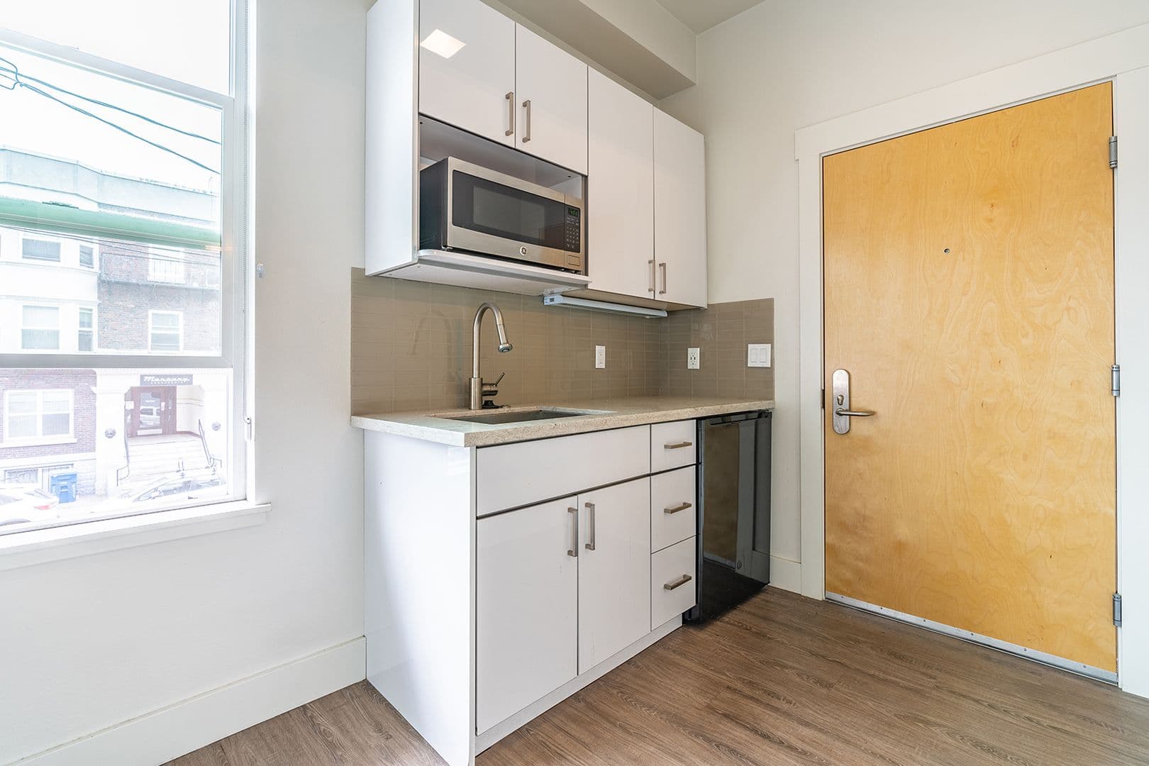 Seattle Apartment: 1722 Summit Ave