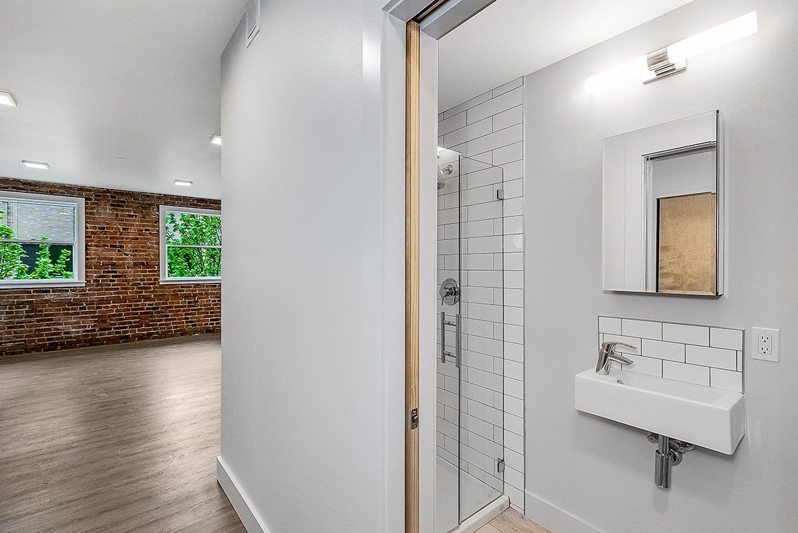 Seattle Apartment: 423 Terry Ave