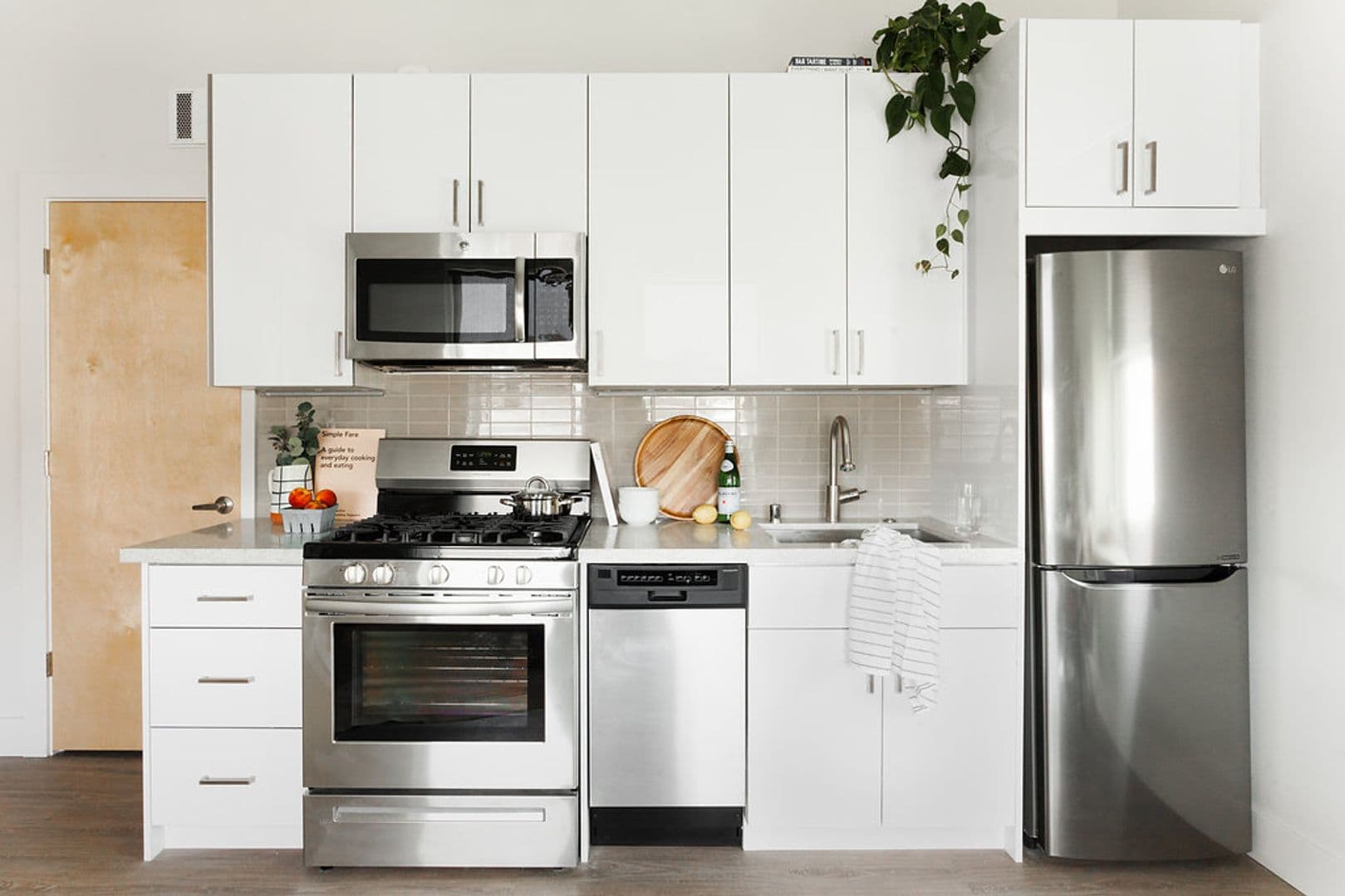 Seattle Apartment: 423 Terry Ave