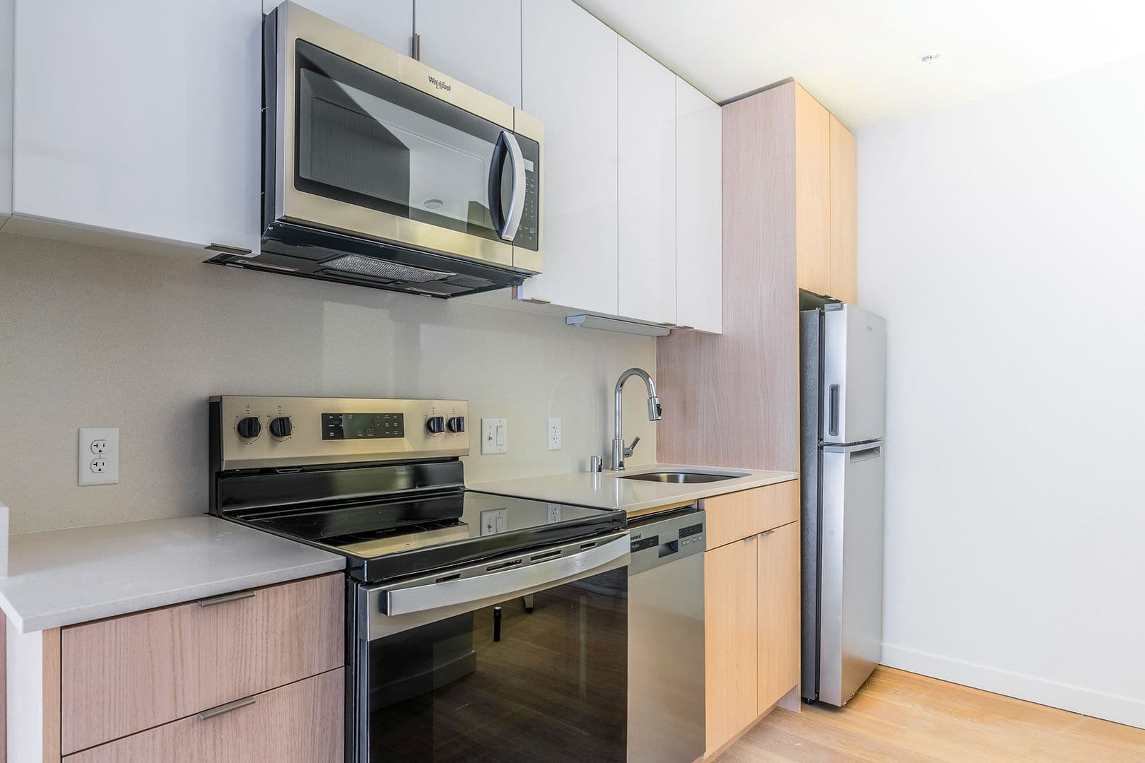 Bellevue Apartment: 290 106th Pl NE