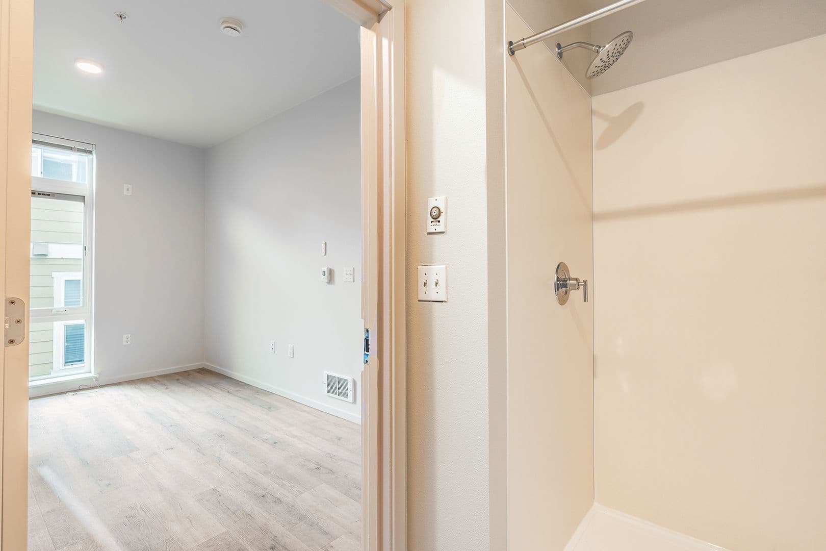 Seattle Apartment: 1806 23rd Ave