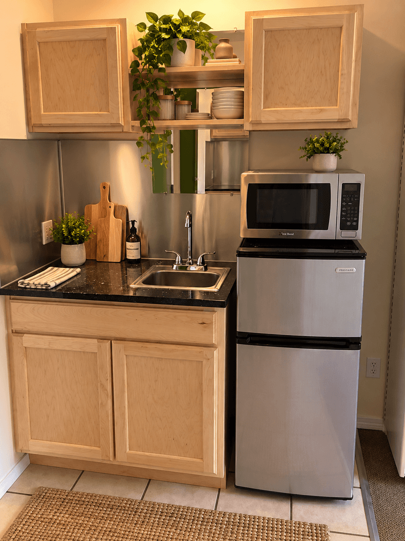 Seattle Apartment: 151 12th Ave