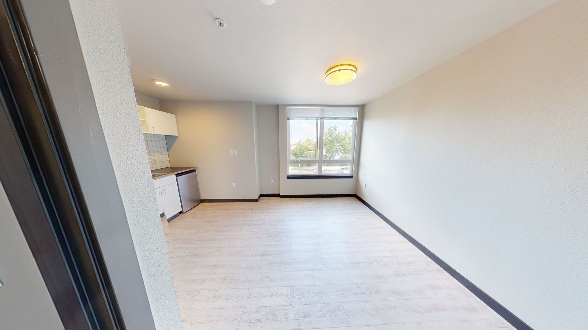 Seattle Apartment: 1523 E Madison St