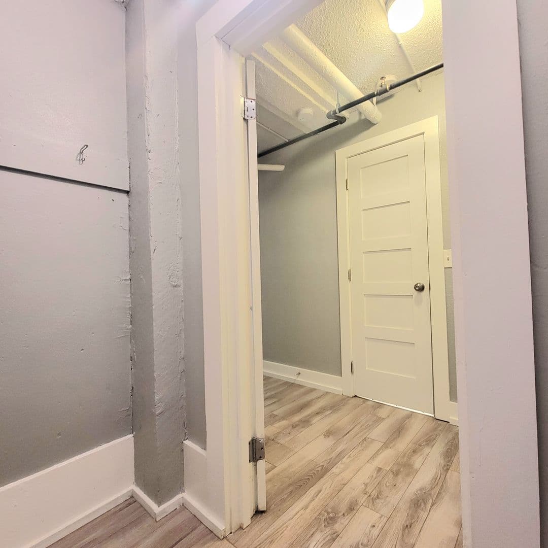 Seattle Apartment: 114 24th Ave E