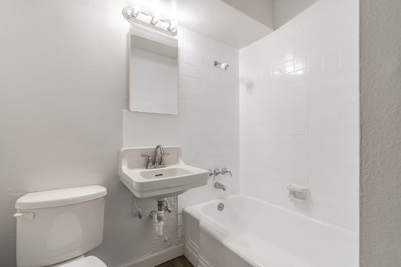 Seattle Apartment: 4201 SW Graham St