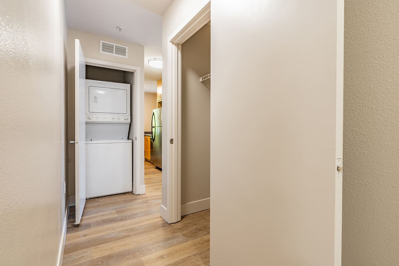 Seattle Apartment: 402 22nd Ave S