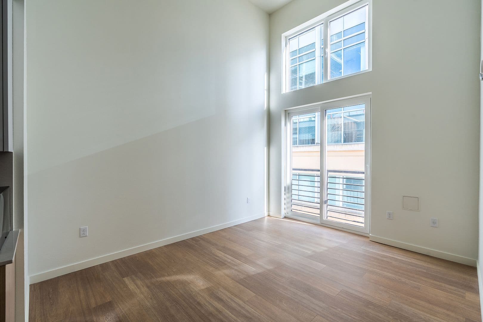 Bellevue Apartment: 290 106th Pl NE