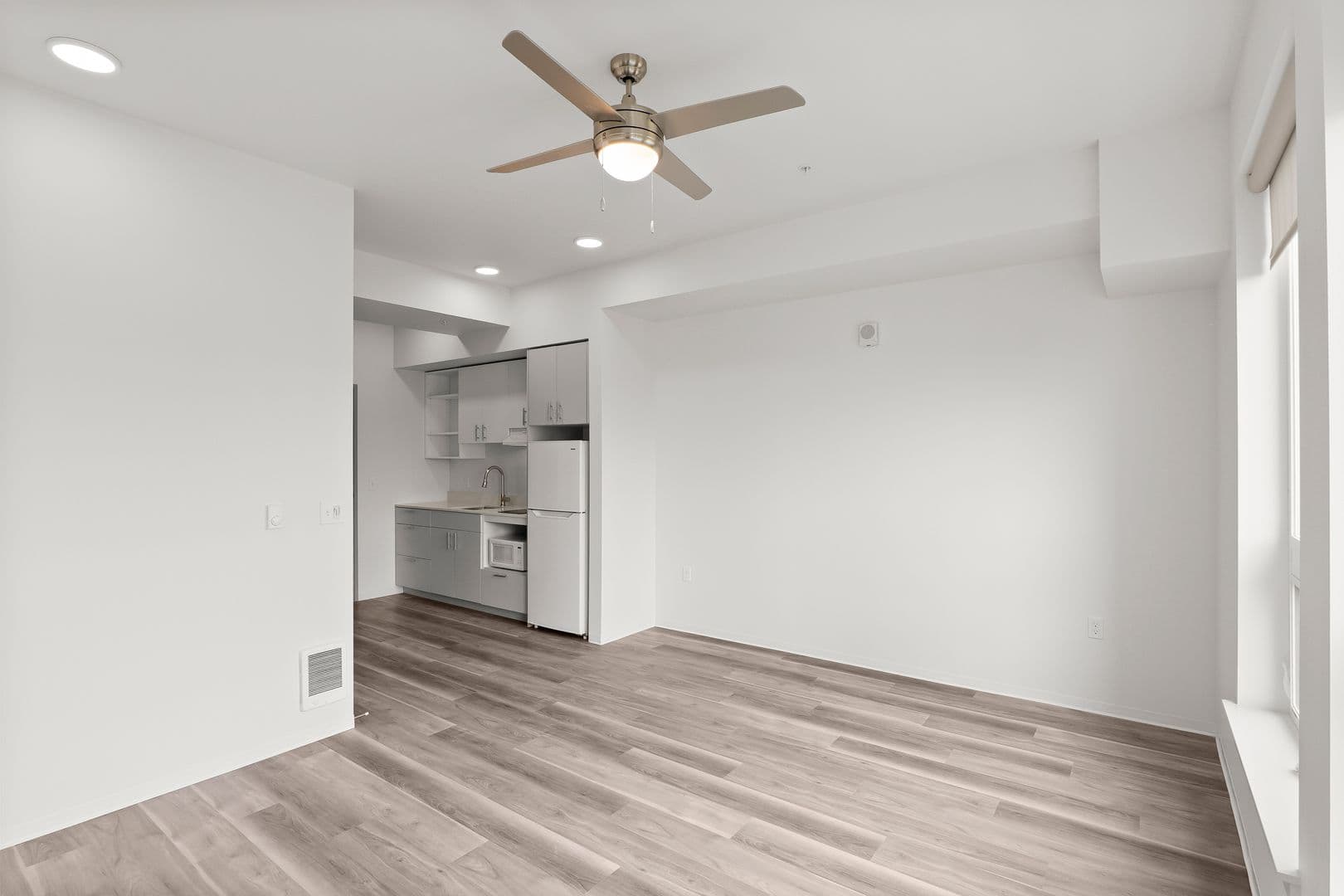 Portland Apartment: 5460 N Interstate Ave