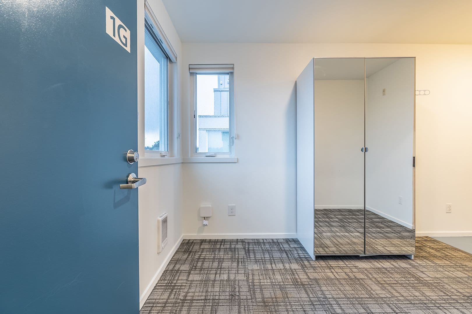 Seattle Apartment: 2418 NW 58th St
