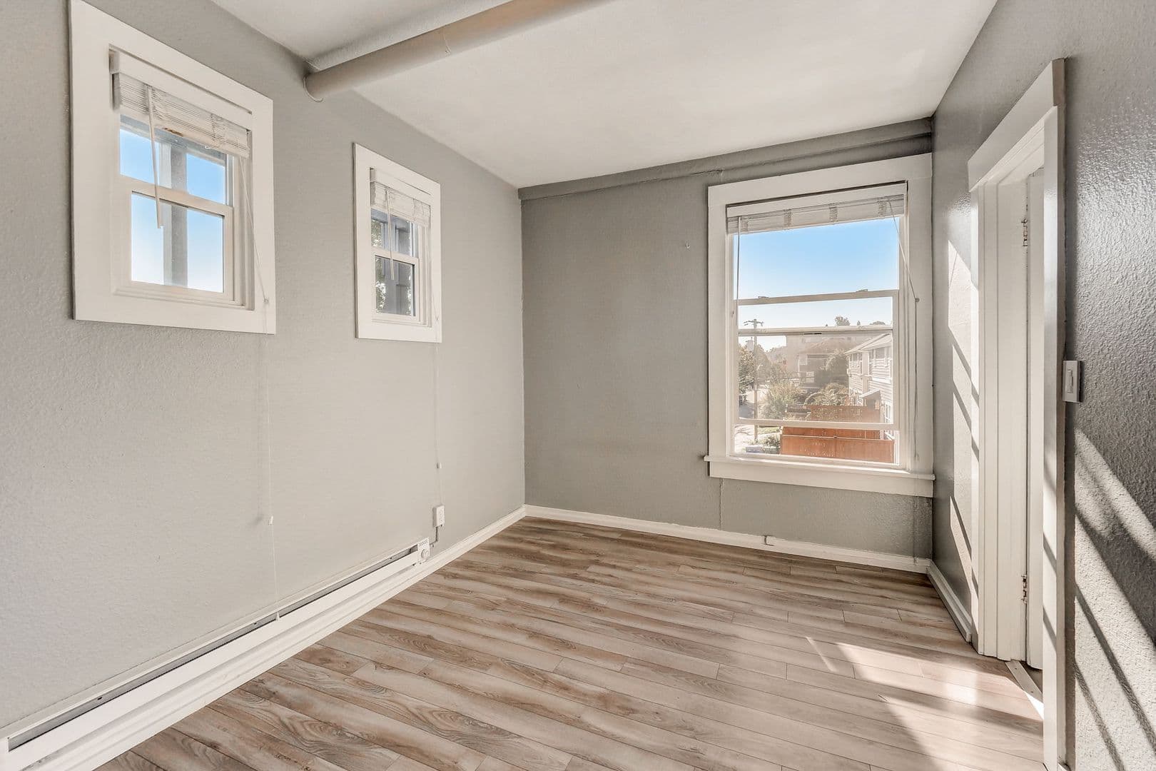 Seattle Apartment: 114 24th Ave E