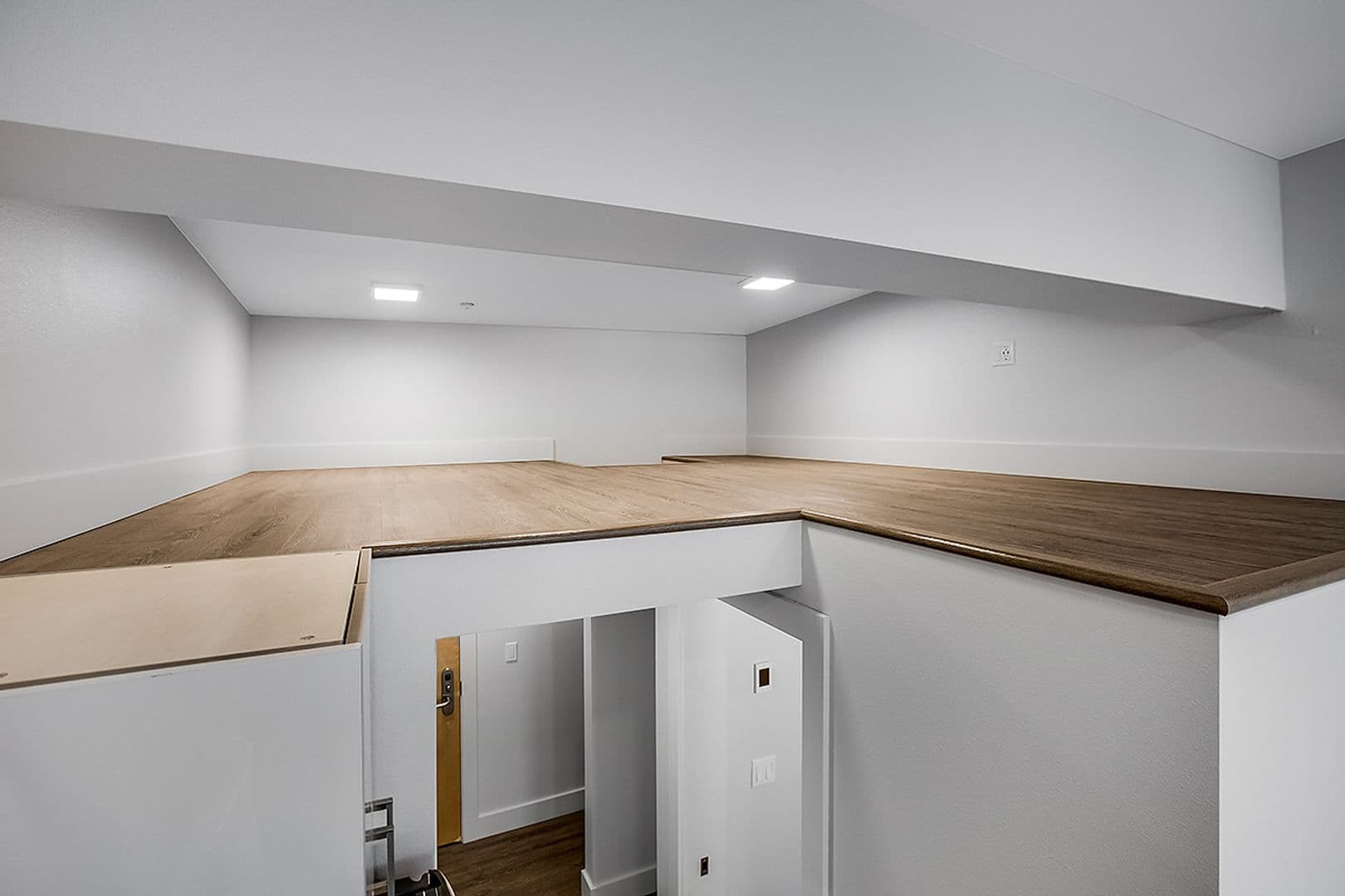 Seattle Apartment: 423 Terry Ave