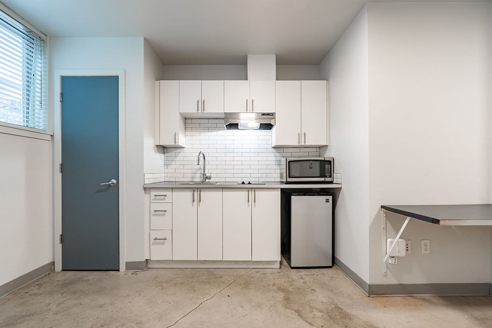 Seattle Apartment: 220 10th Ave