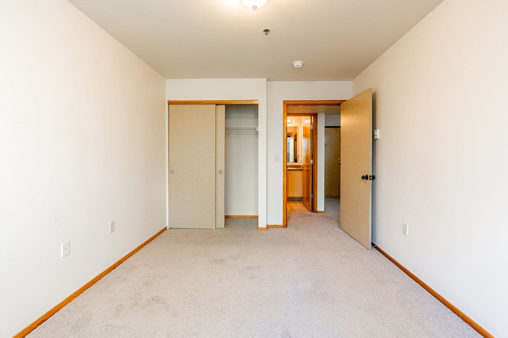 Portland Apartment: 36 NE 147th Ave