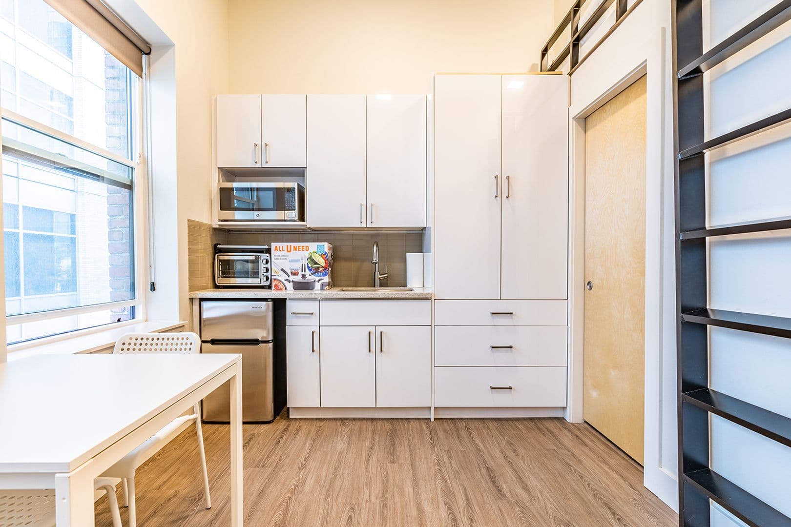 Seattle Apartment: 423 Terry Ave