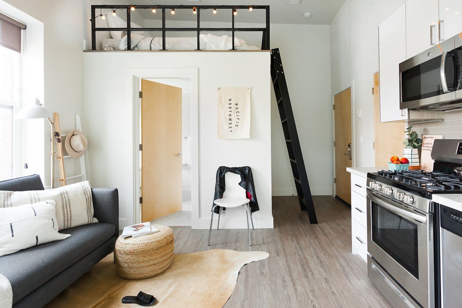Seattle Apartment: 423 Terry Ave