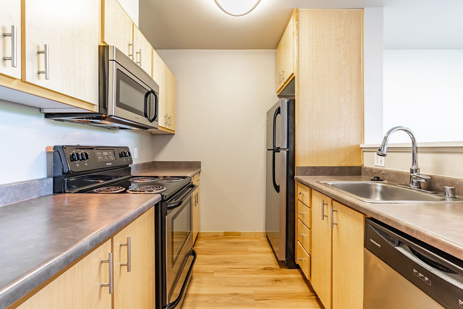 Seattle Apartment: 402 22nd Ave S