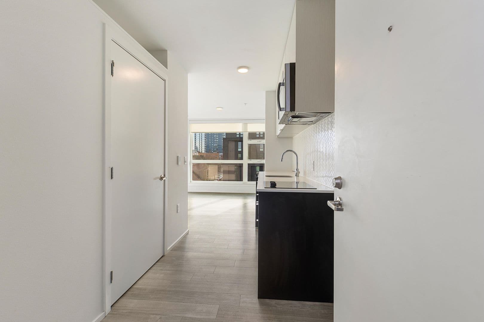 Seattle Apartment: 722 E Pike St