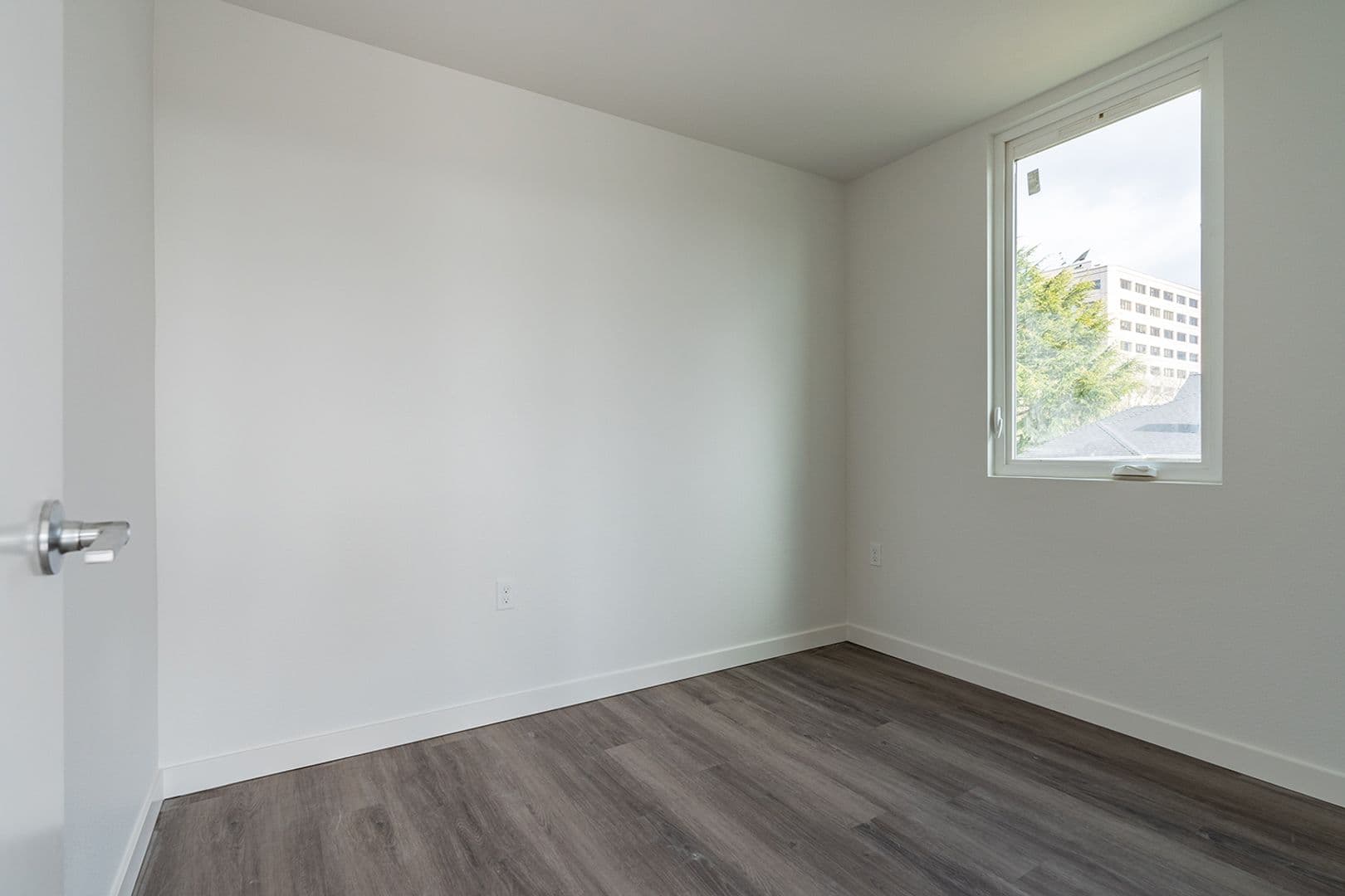 Seattle Apartment: 355 15th Ave