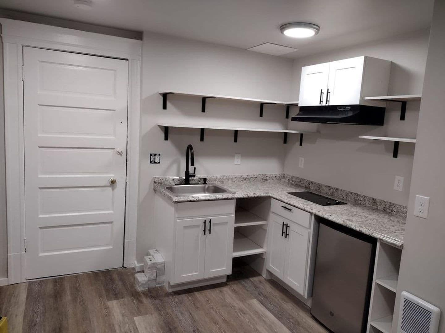 Seattle Apartment: 1723 Summit Ave