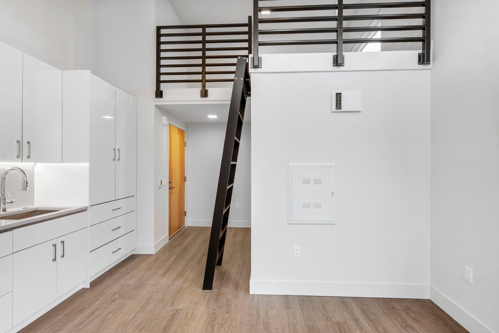 Seattle Apartment: 500 Broadway