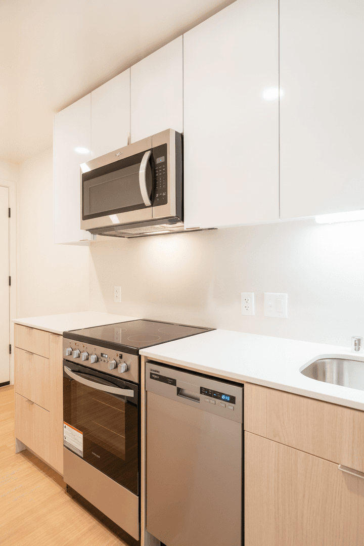 Bellevue Apartment: 290 106th Pl NE