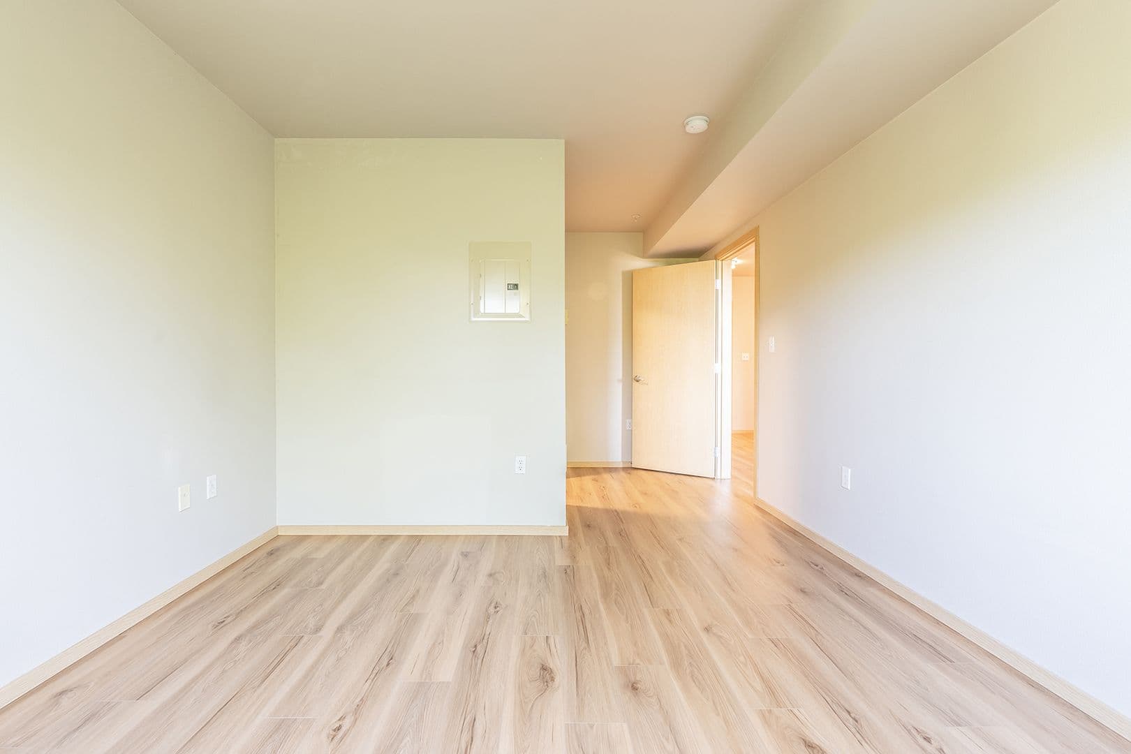 Seattle Apartment: 402 22nd Ave S