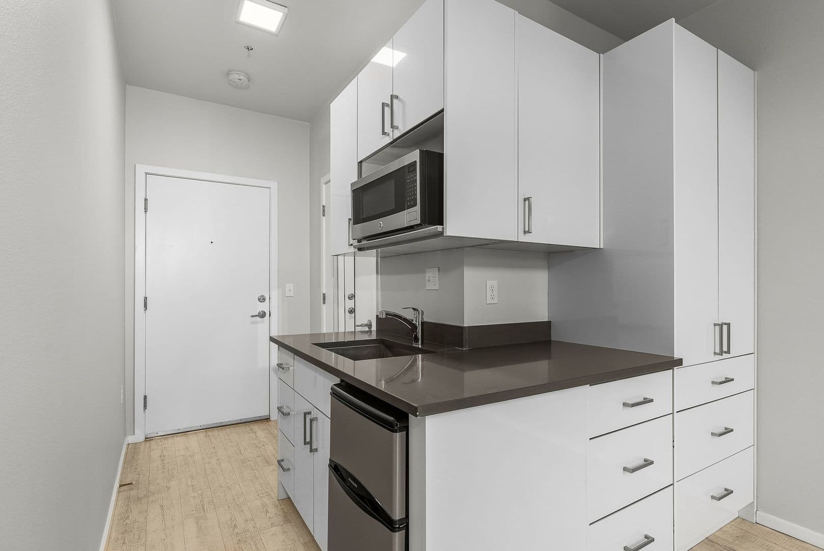 Seattle Apartment: 1806 23rd Ave