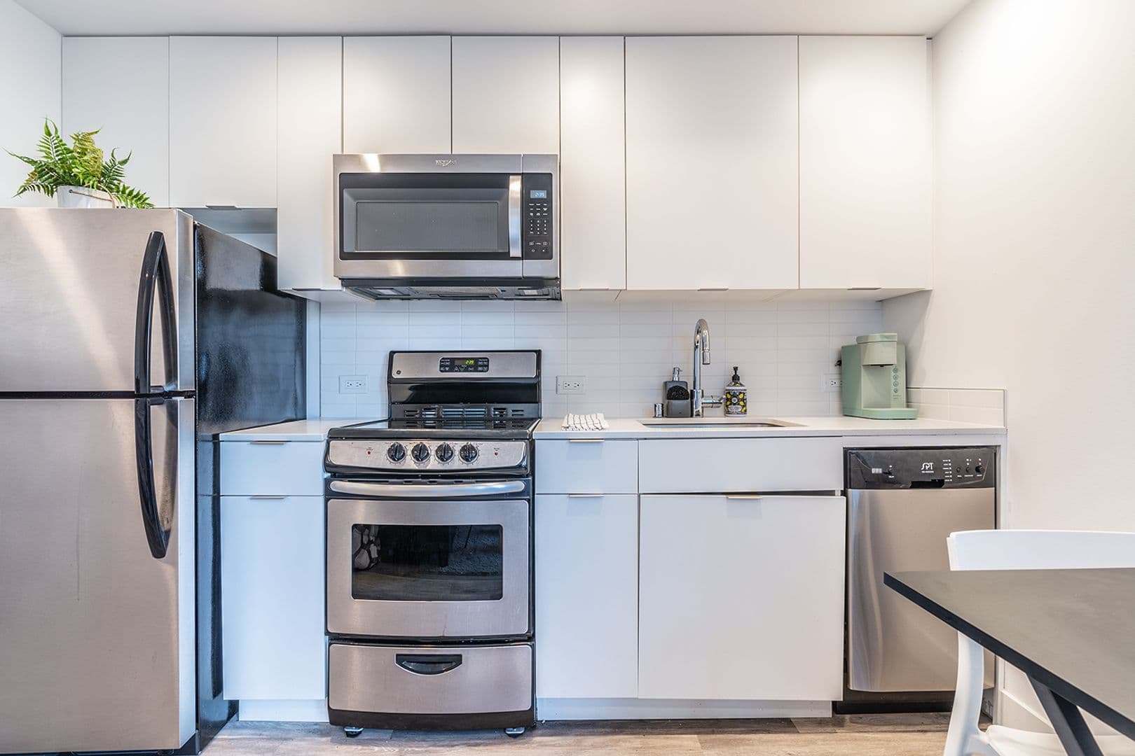 Seattle Apartment: 120 10th Avenue East