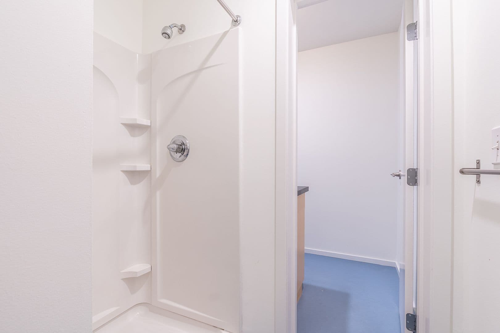 Seattle Apartment: 2418 NW 58th St