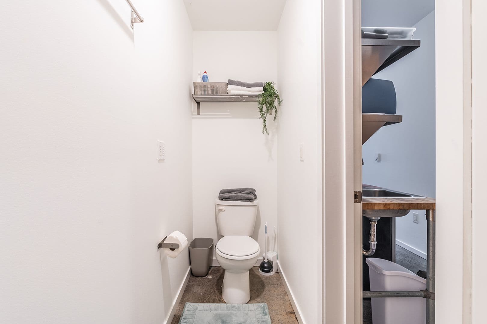 Seattle Apartment: 1728 12th Ave