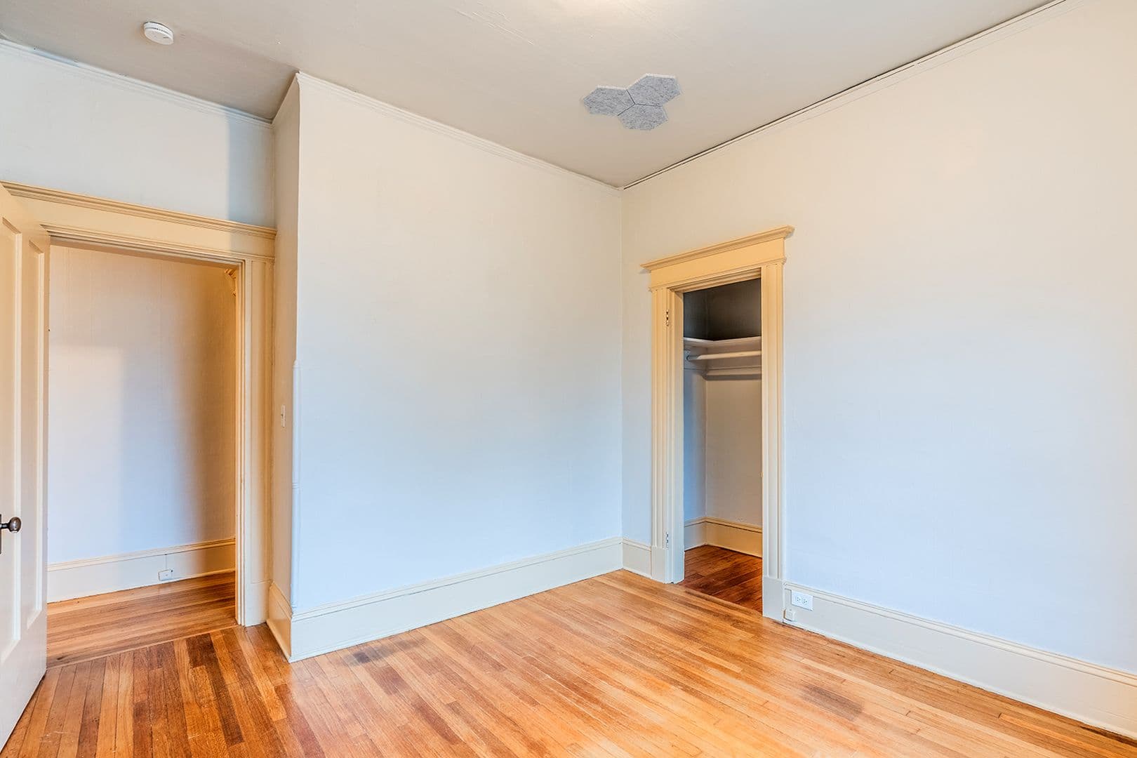 Seattle Apartment: 1625 E Madison St