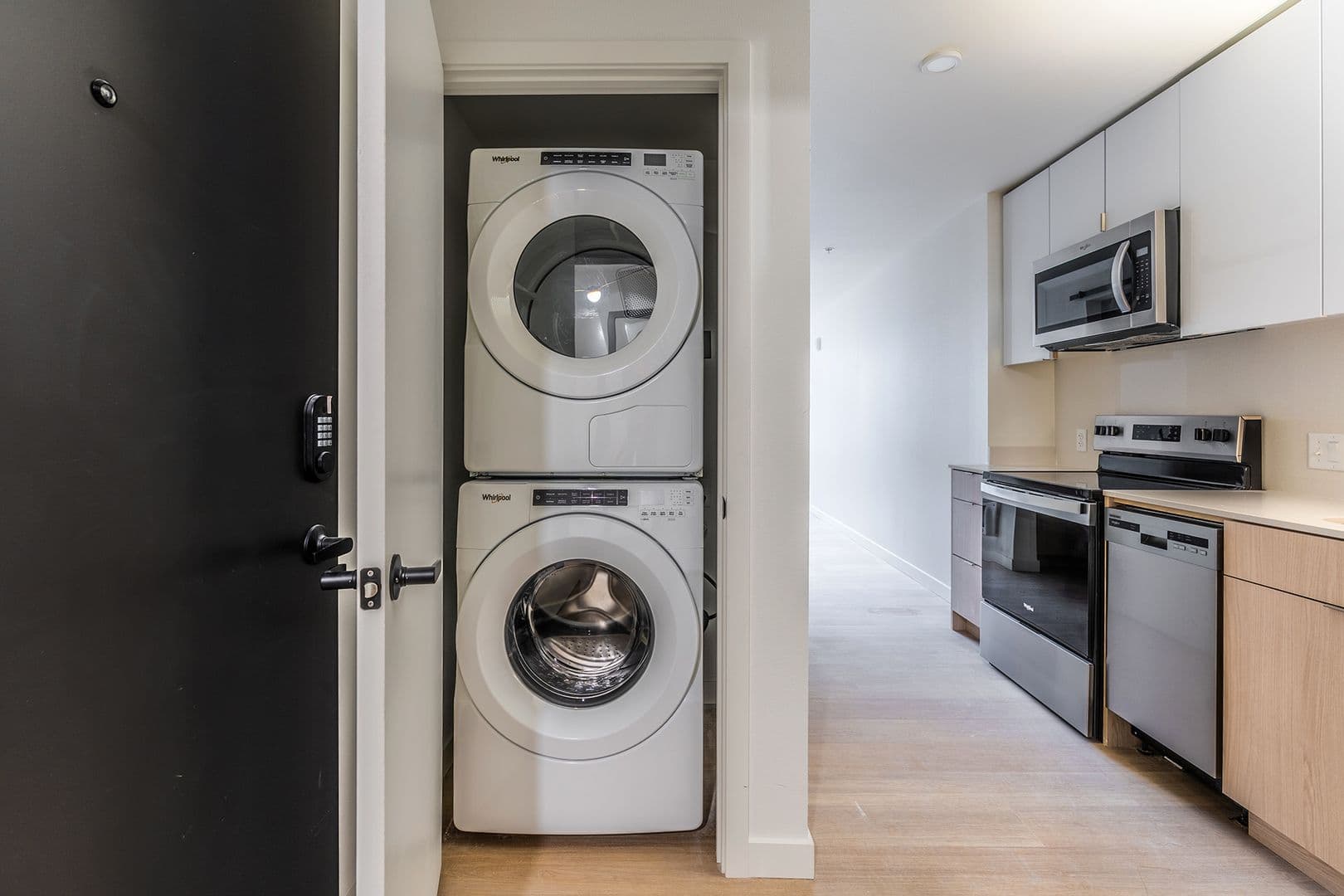Bellevue Apartment: 290 106th Pl NE