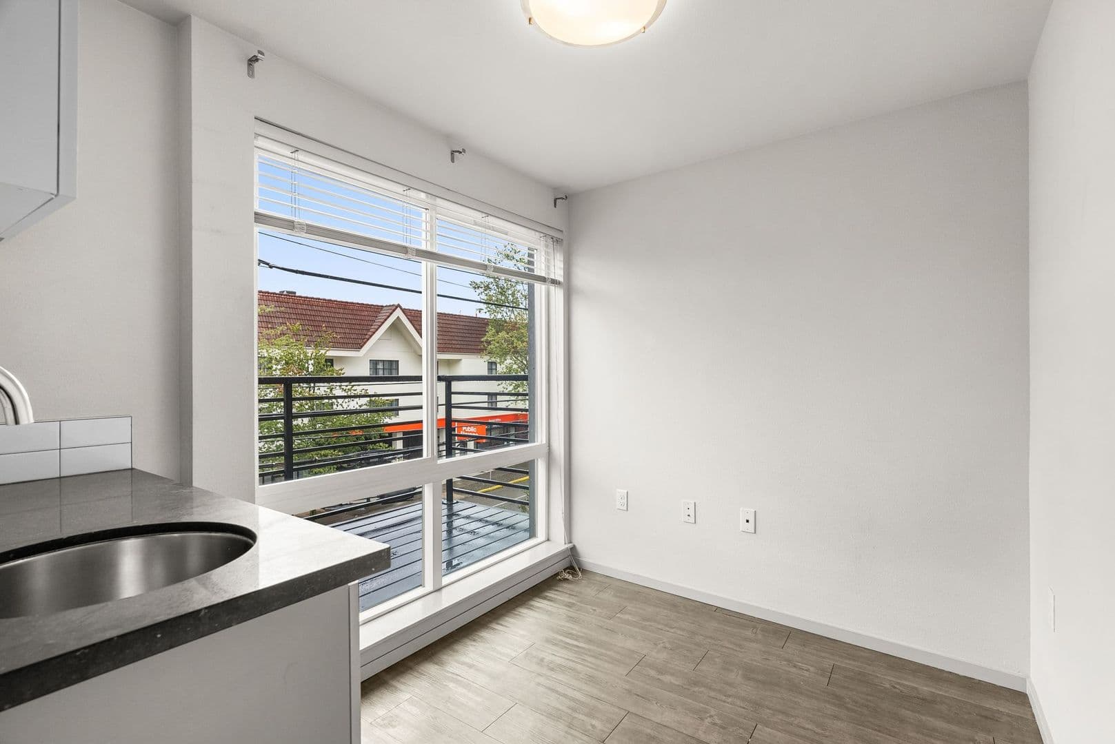 Seattle Apartment: 1812 12th Ave