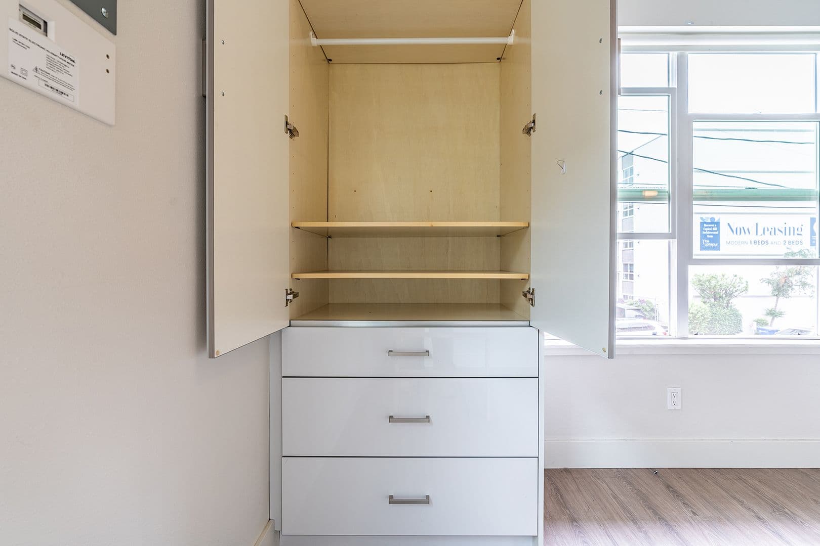 Seattle Apartment: 1722 Summit Ave
