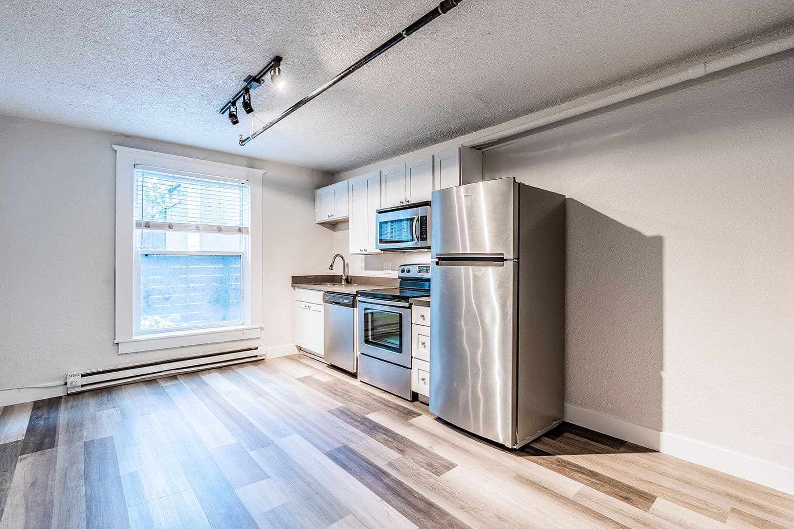 Seattle Apartment: 114 24th Ave E