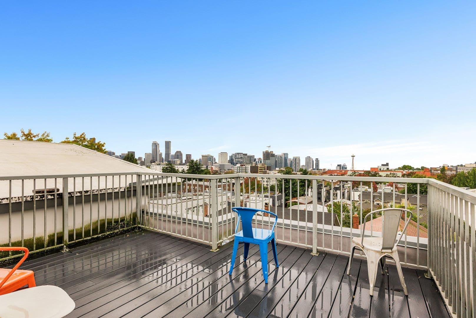 Seattle Apartment: 422 11th Ave E