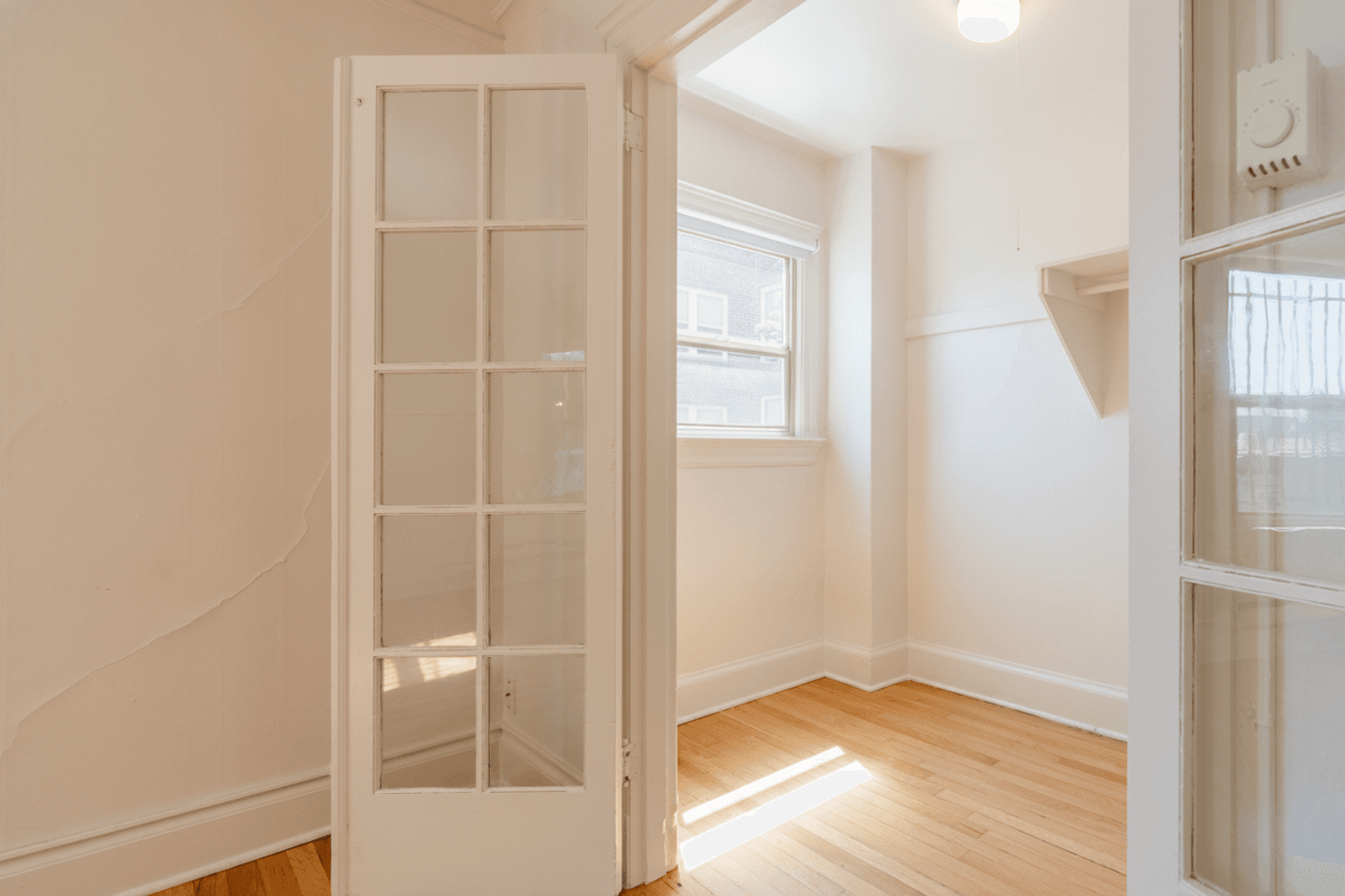 Seattle Apartment: 4210 Brooklyn Ave NE