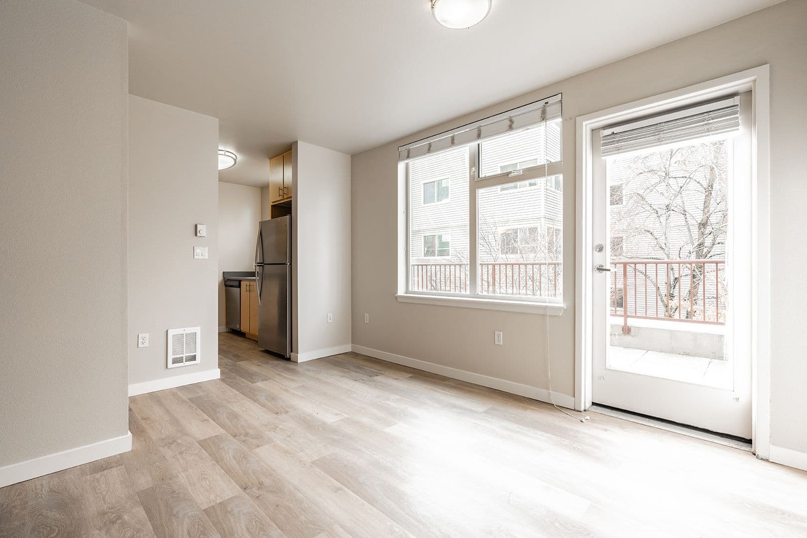 Seattle Apartment: 402 22nd Ave S