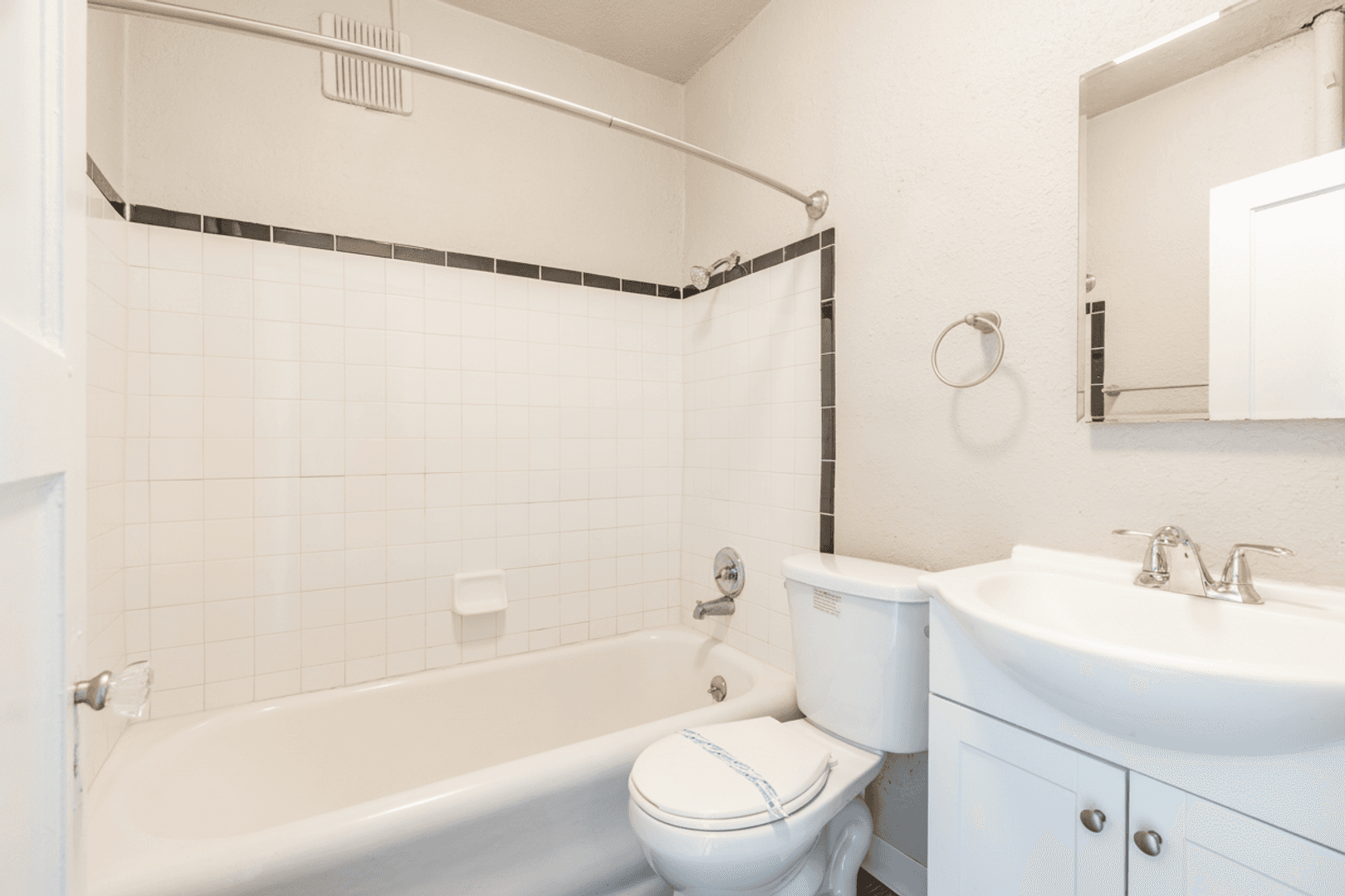 Tacoma Apartment: 1224 Yakima Ave S