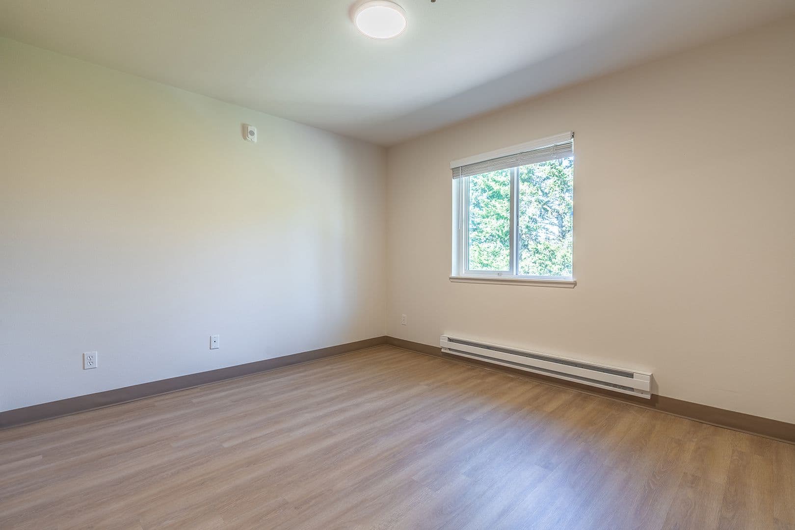 Bellevue Apartment: 15750 NE 15th Street