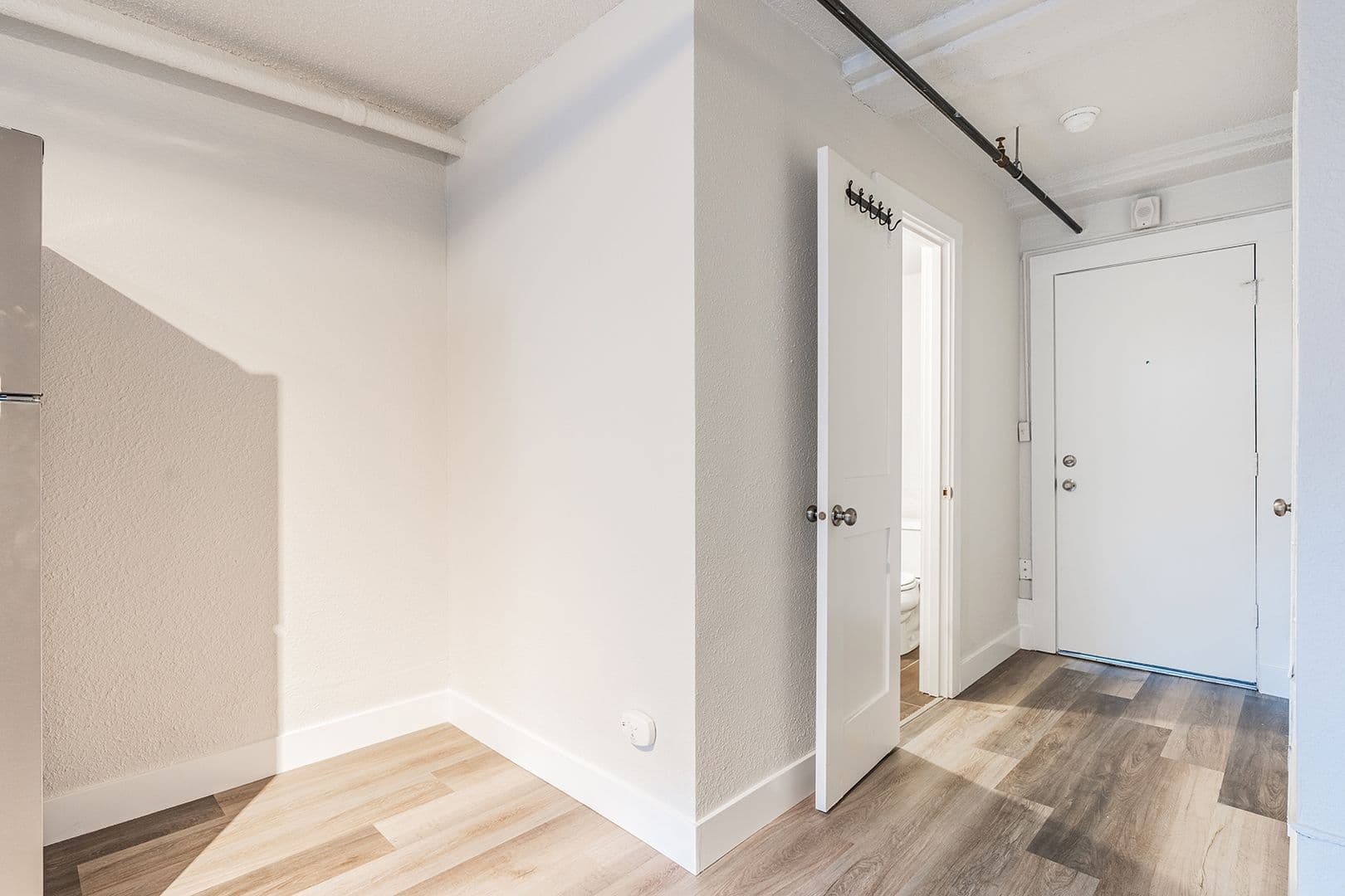 Seattle Apartment: 114 24th Ave E