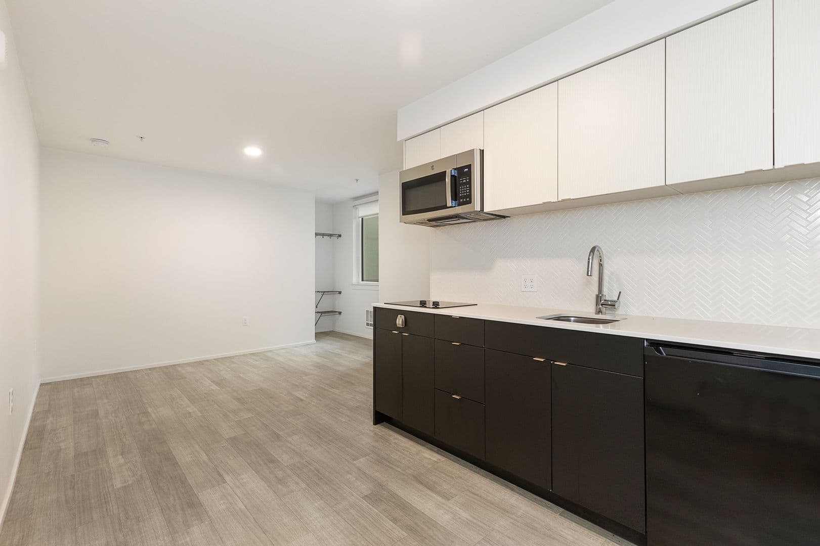 Seattle Apartment: 722 E Pike St