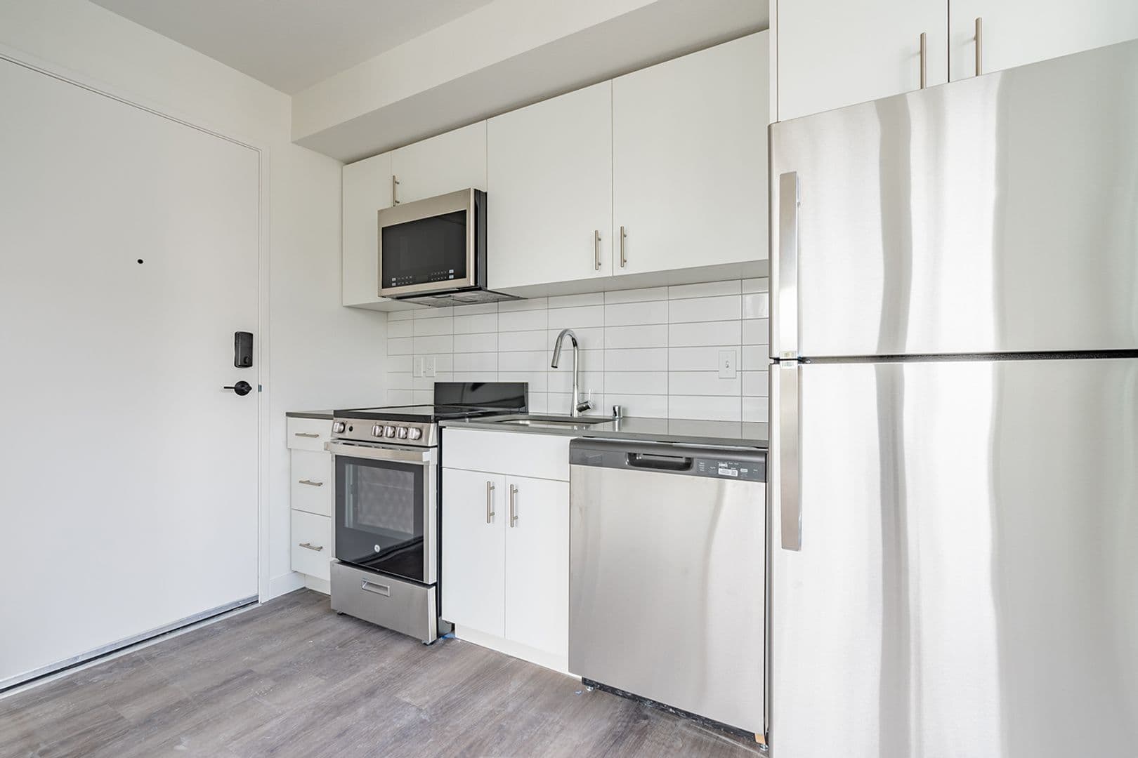 Seattle Apartment: 355 15th Ave