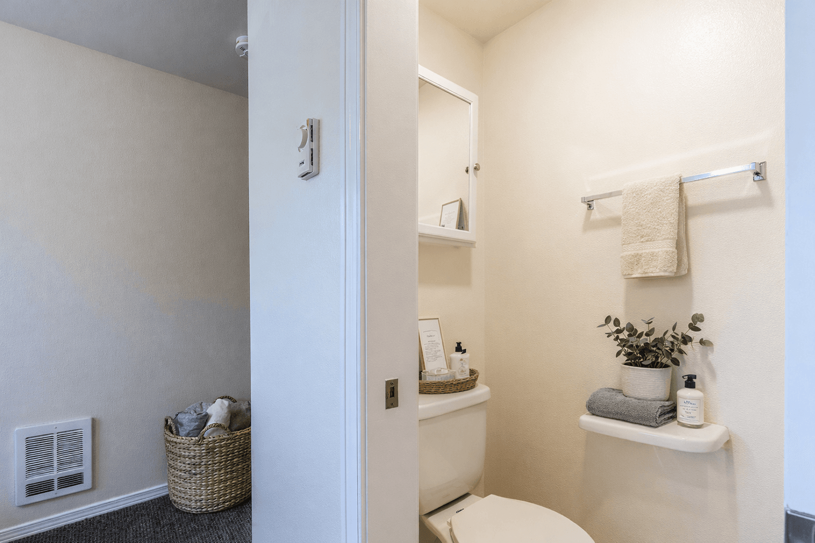 Seattle Apartment: 4309 7th Ave NE
